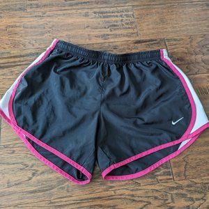 Dri-Fit Nike shorts - women -  size large
